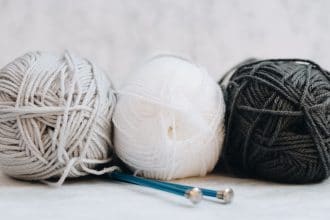 Maille tips #1 : comment choisir ses aiguilles à tricoter