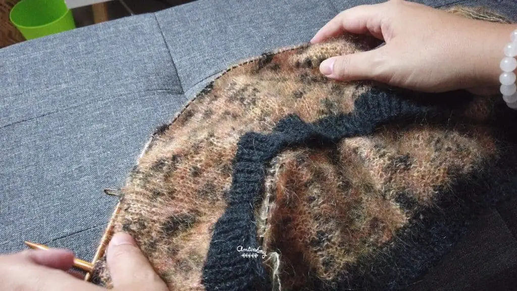 créer un pull au tricot effet léopard 